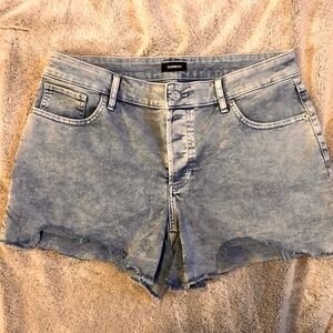 NWOT WOMENS EXPRESS BOYFRIEND MID RISE SHORTS SIZE 12